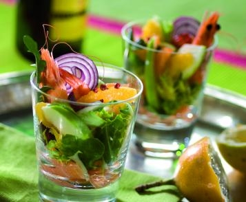 Smoked salmon salad with apples and orange