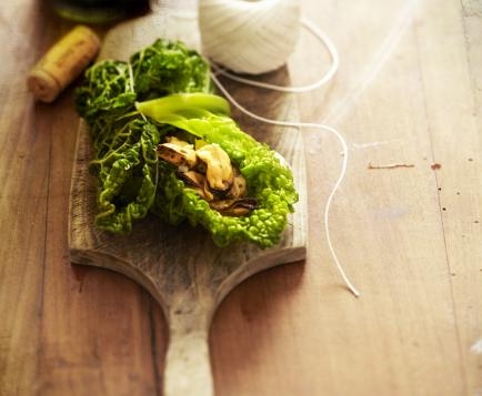 Mussels in cabbage papillote