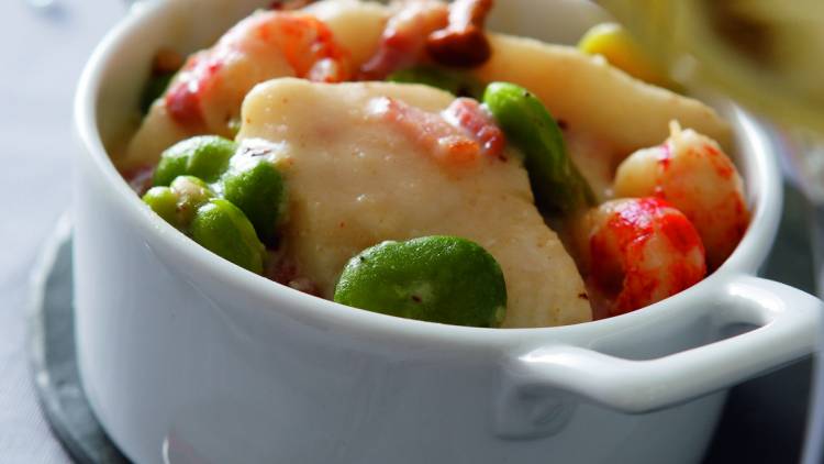Fish casserole dish with Riesling sauce
