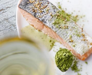 Salmon with green tea sauce